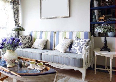 Friendly Nautical-Inspired Sitting Room